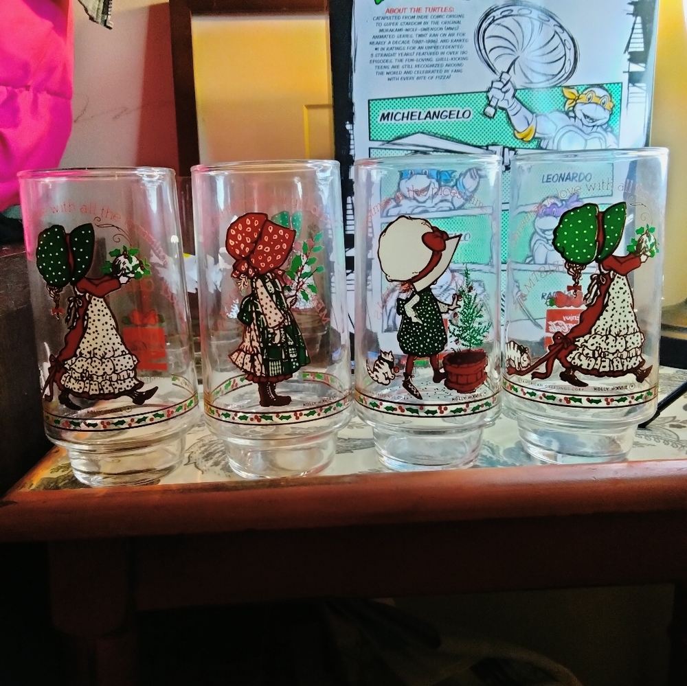 4 1970's Vintage Holly Hobbie Glasses
